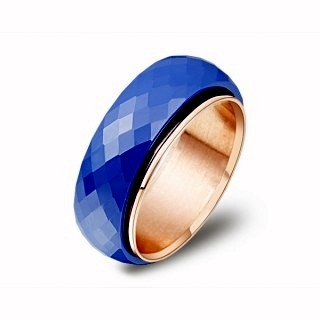 Une superbe bague en céramique bleu avec un anneau en plaqué or rose 18 carats. Cette bague en plaqué or céramique bleu ne manque pas de féminité avec sa simplicité et son élégance. La céramique bleu tourne autour de l'anneau.

http://www.merveilledebijoux.fr/fr/98-bague-ceramique-plaque-or-ros