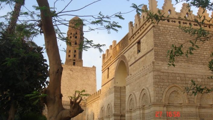 Réponse 13 : Cette mosquée se situe en Egypte au Caire !