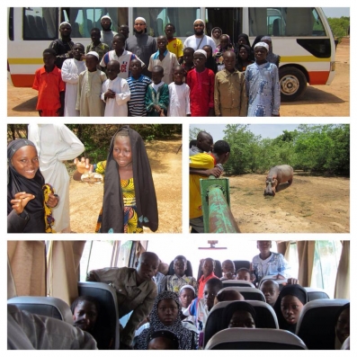 Assalam aleikoum ! 
Notre équipe a enfin pu avoir une connexion.Voici la sortie au zoo. 
Qu'Allah récompense tout les donateurs qui ont participé a la sortie, les enfants étaient vraiment heureux, ils ont chanté dans le bus et ont mangé une glace pour la plupart ils n'avaient jamais visité