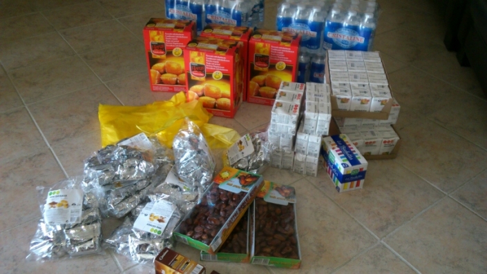 BAYYINAH tient à remercier les donateurs qui nous ont fait confiance en faisant un don, afin de financer des colis alimentaires qui seront distribués aux jeûneurs afin qu’ils puissent prendre le Sohour. Ces colis seront distribués à des « Chibanis »,des jeunes sans papiers in cha’Allah. BAYYINAH.FR