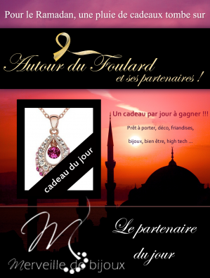 Ce splendide collier avec un pendentif en cristal de Swarovski et sa chaîne en plaqué or fera rougir de plaisir n'importe qu'elle femme! La bonne nouvelle c'est que notre partenaire Merveille de bijoux﻿ vous l'offre! Rdv sur www.autourdufoulard.com/le-jeu pour tenter de le rempor