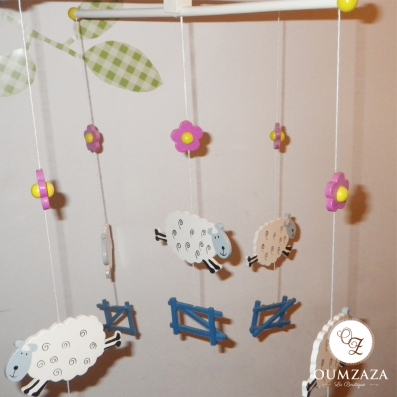 Dans le grenier d'Oumzaza, il y a aussi des articles d'occasion en parfait état ! Comme ce mobile en bois pour compter les moutons avant de s'endormir à 4 euros ! http://www.oumzaza.fr/shop/le-grenier-d-oumzaza/89-mobile-en-bois-saute-mouton.html