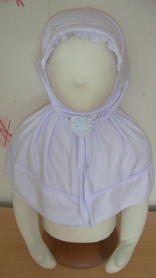 Hijab fillette coton avec petit logo sur bonnet surpiqué et fleur de serrage type cravate, Machallah. 5euros