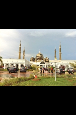 Mosquee de cristal on Kuala terrenganu MALAYSIA