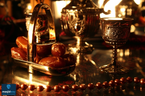 L'art d'accueillir ce noble mois sous les bienfaits de la sunnah : lait et dattes.